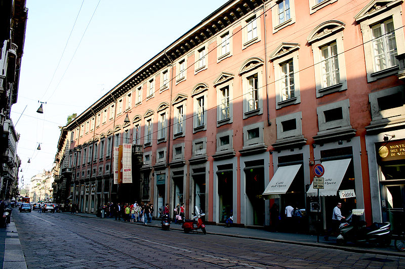 Как: шоппинг в Милане, «Модный город»   Посмотрите наши предыдущие посты:   Шоппинг в Сорренто   а также   Шоппинг в Риме   ,  Оставайтесь с нами и не пропустите наш следующий пост о шоппинге в Венеции
